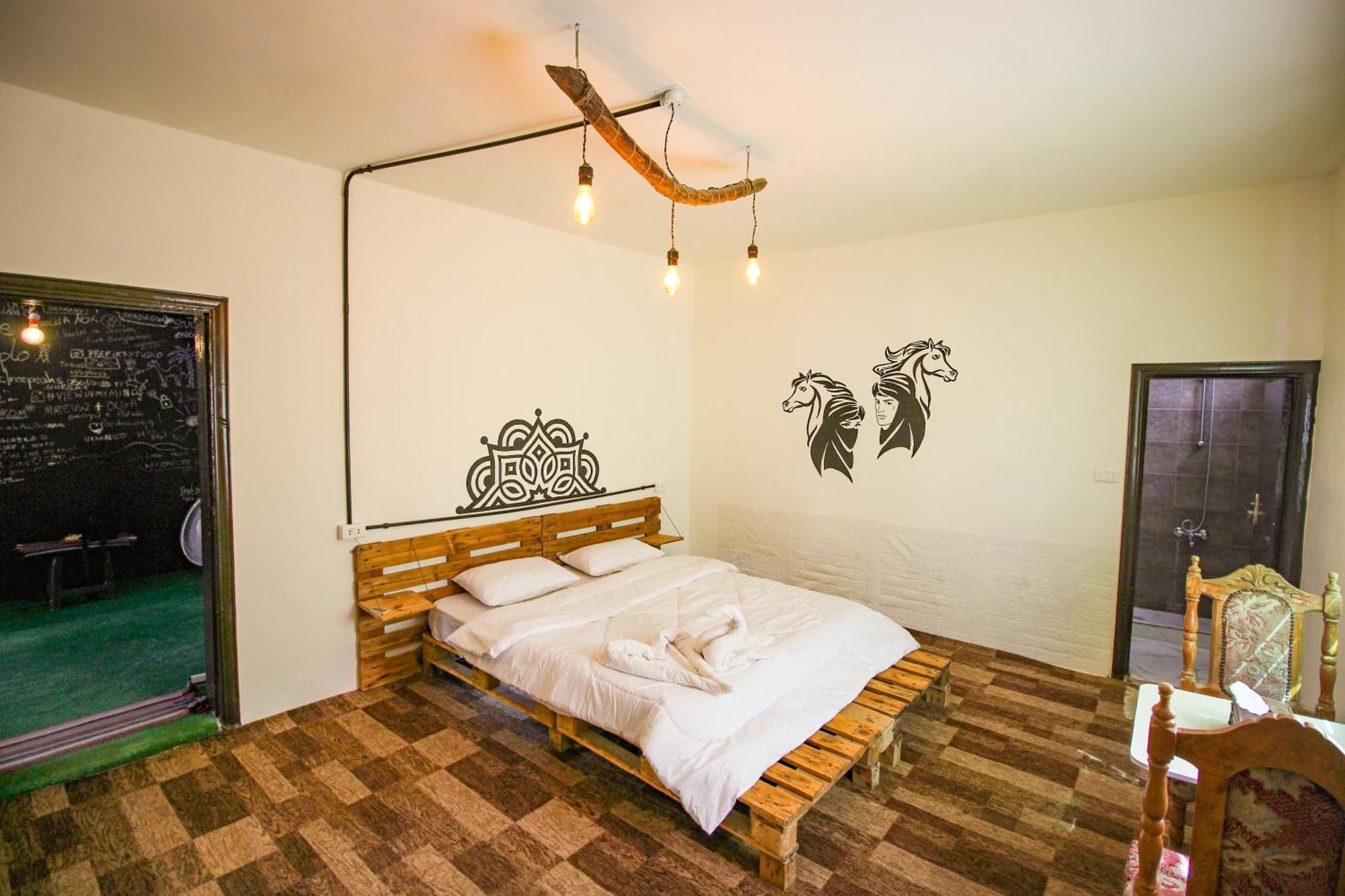 Petra Nefnaf Hostel Вади Муса Экстерьер фото