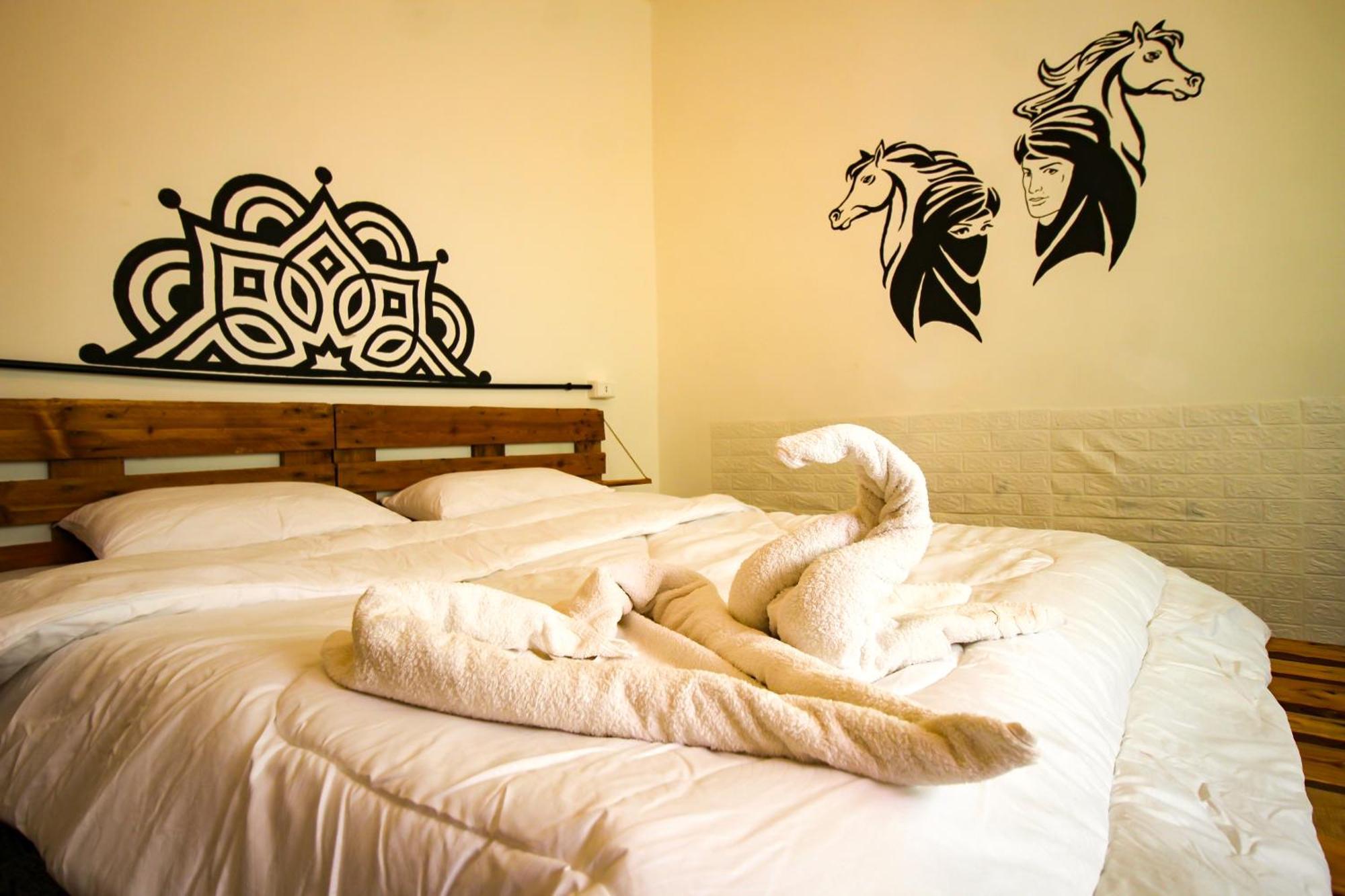 Petra Nefnaf Hostel Вади Муса Экстерьер фото